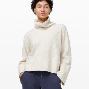 Retreat yourself pullover